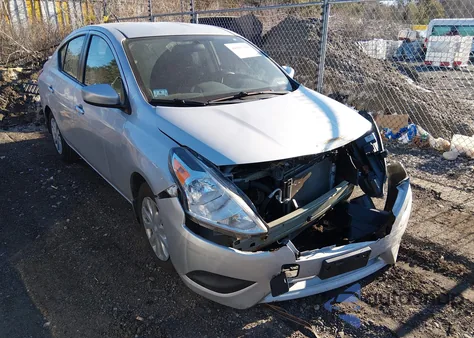 2015 Nissan Versa 1.6 Sv z USA, uszkodzony, nr VIN 3N1CN7AP2FL829010